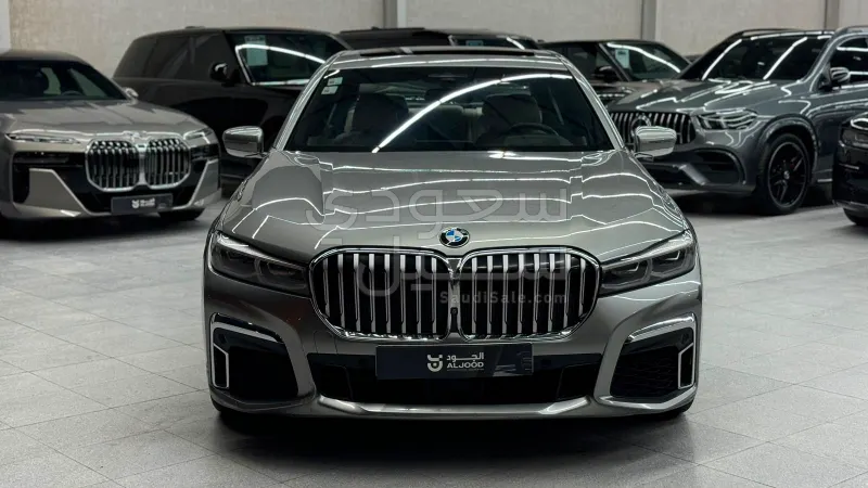 2020 بي ام دبليو الفئة السابعة 730 إل أي