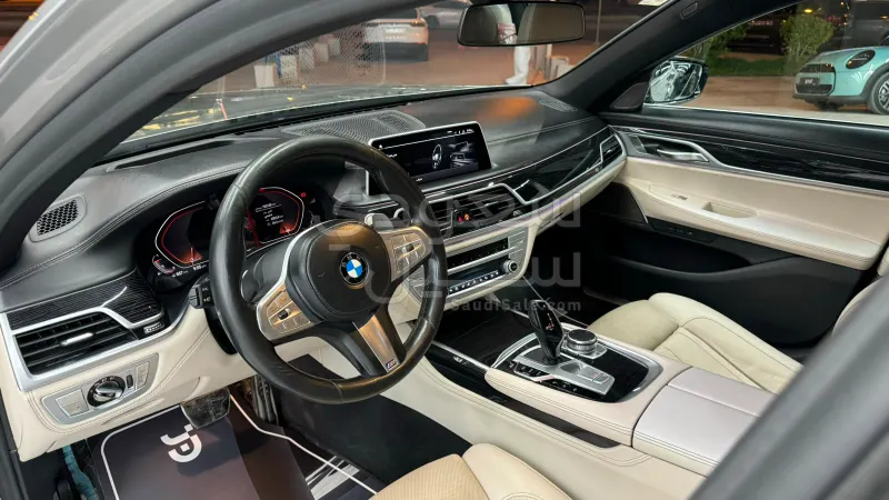 2020 بي ام دبليو الفئة السابعة 730 إل أي