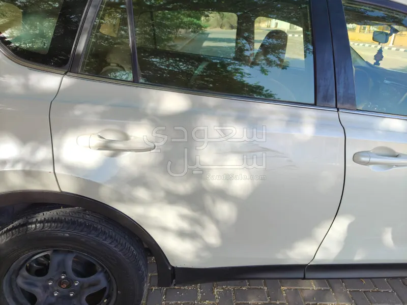 2015 تويوتا راف 4