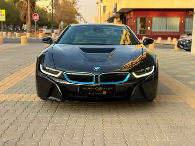2017 بي ام دبليو 8 أي