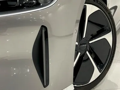2025 لوسيد اير بيور