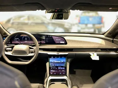 2025 لوسيد اير بيور