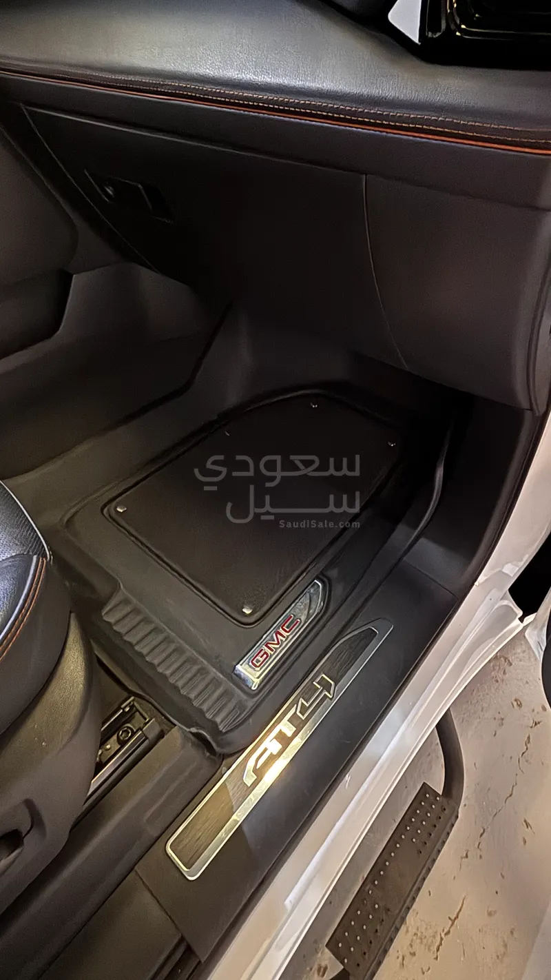2023 جي ام سي سييرا اي تي 4