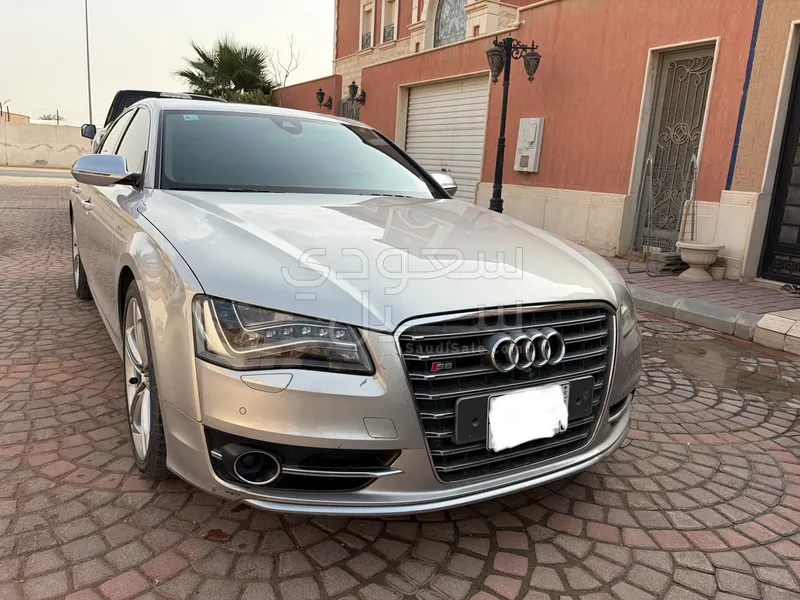 2013 اودي اس 8