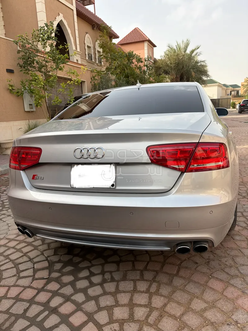 2013 اودي اس 8