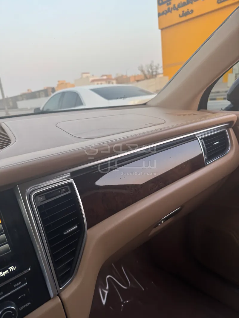 2015 بورش ماكان اس