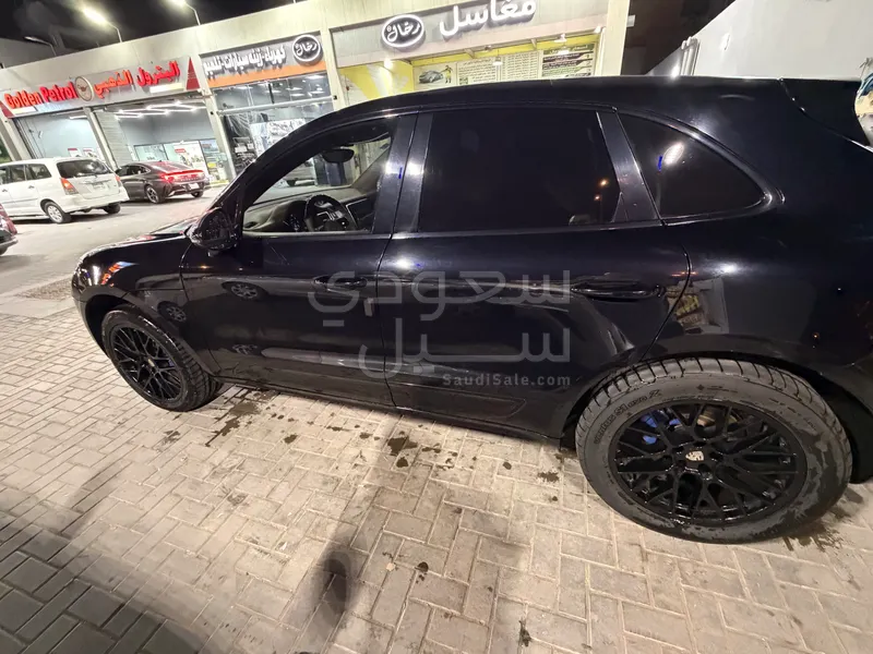 2015 بورش ماكان اس