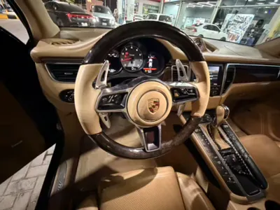 2015 بورش ماكان اس
