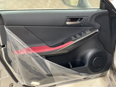 2025 لكزس آي إس 350