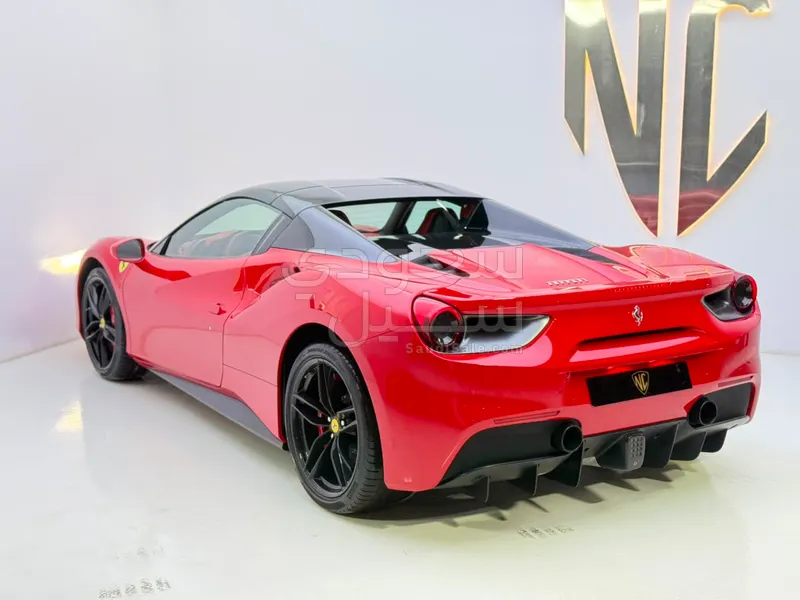 2017 فيراري 488