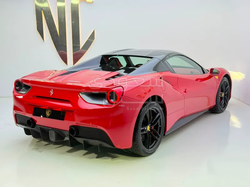 2017 فيراري 488