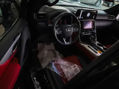 2024 لكزس إل إكس 600 إف