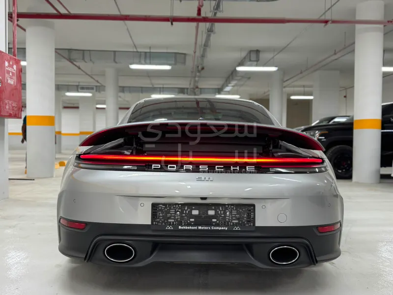 2025 بورش 911 كاريرا