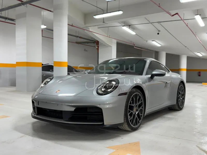 2025 بورش 911 كاريرا