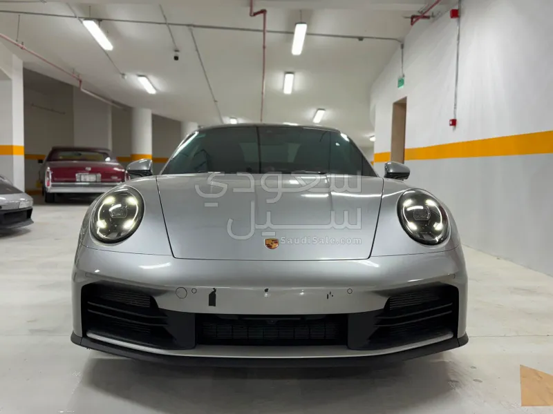 2025 بورش 911 كاريرا