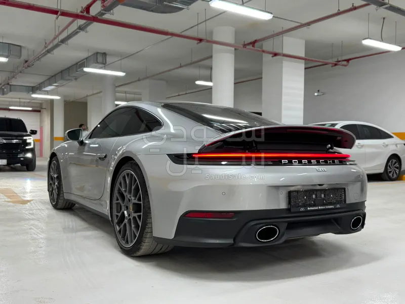 2025 بورش 911 كاريرا