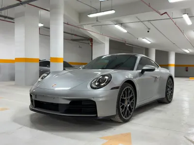 2025 بورش 911 كاريرا