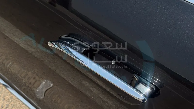 2025 مرسيدس - بنز إي 200