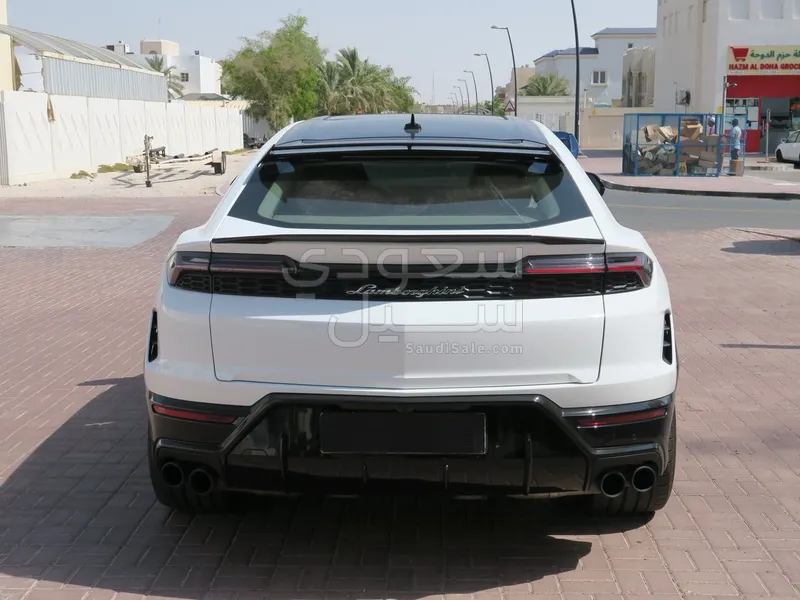 2025 لمبرجيني اوروس اس اي