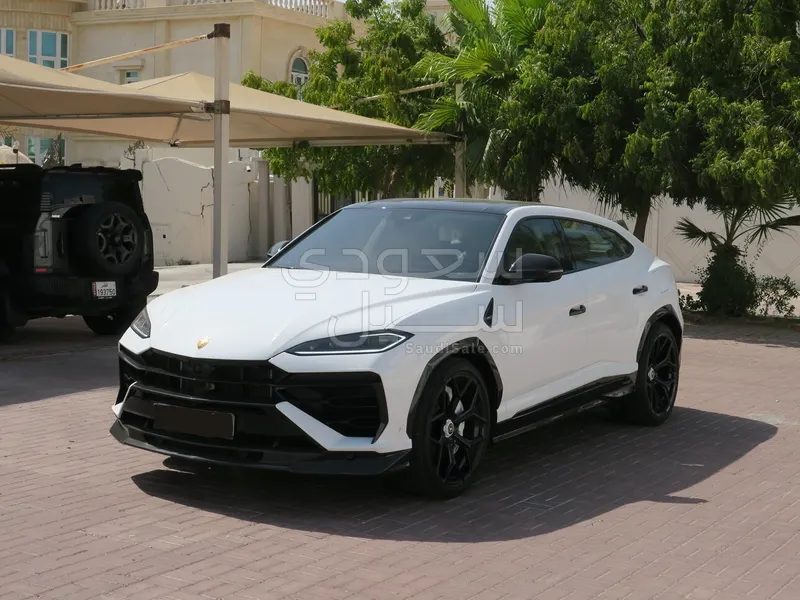 2025 لمبرجيني اوروس اس اي