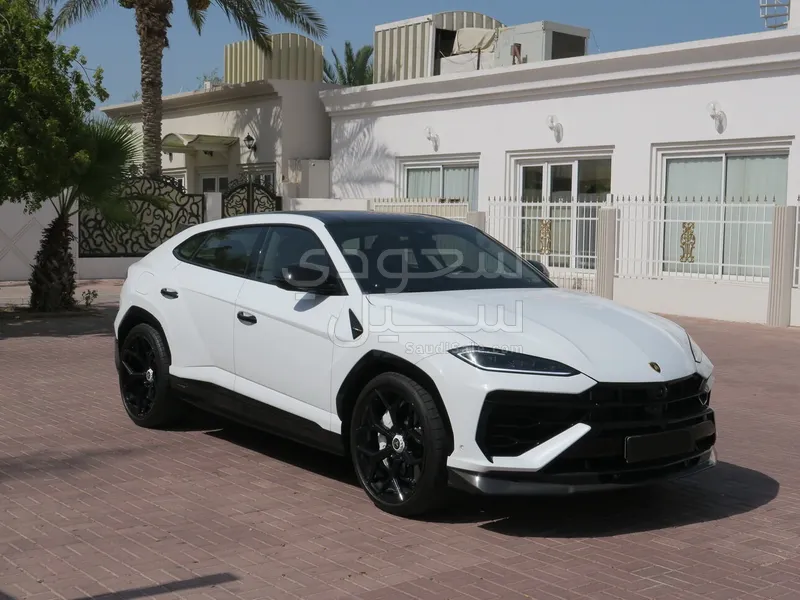 2025 لمبرجيني اوروس اس اي