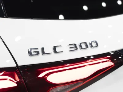 2025 مرسيدس - بنز جي إل سي 300