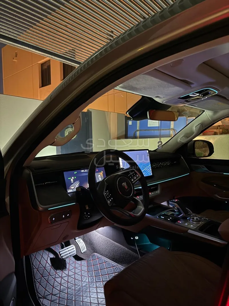 2025 تانك 500