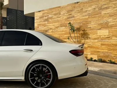 2021 مرسيدس - بنز إي 53 أي إم جي