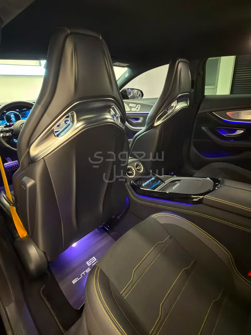 2023 مرسيدس - بنز جي تي 63 اس اي بيرفورمانس