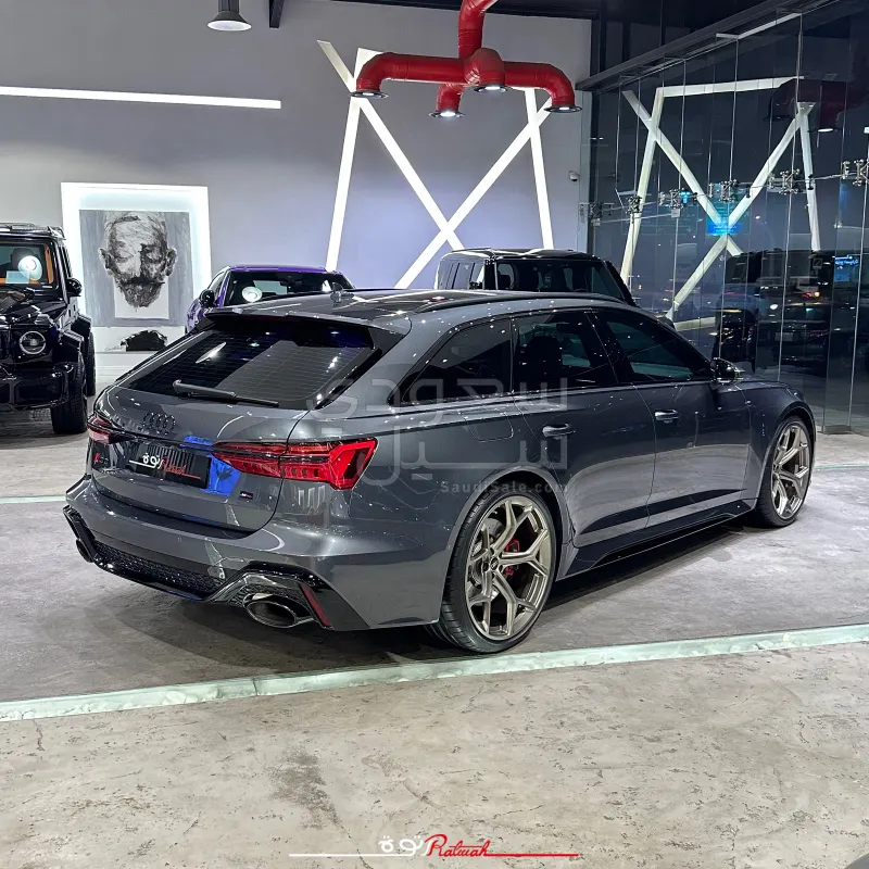2025 اودي ار اس 6