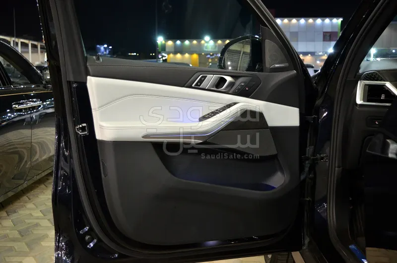 2025 بي ام دبليو الفئة اكس 5 إم