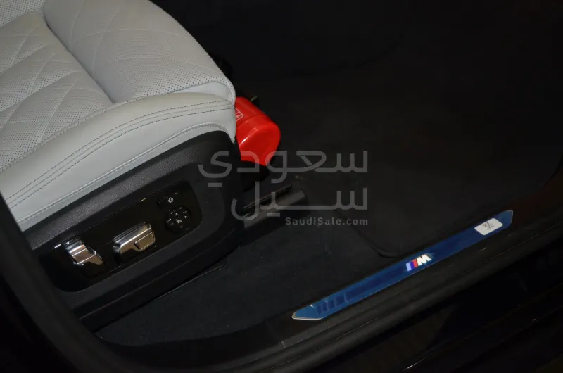 2025 بي ام دبليو الفئة اكس 5 إم