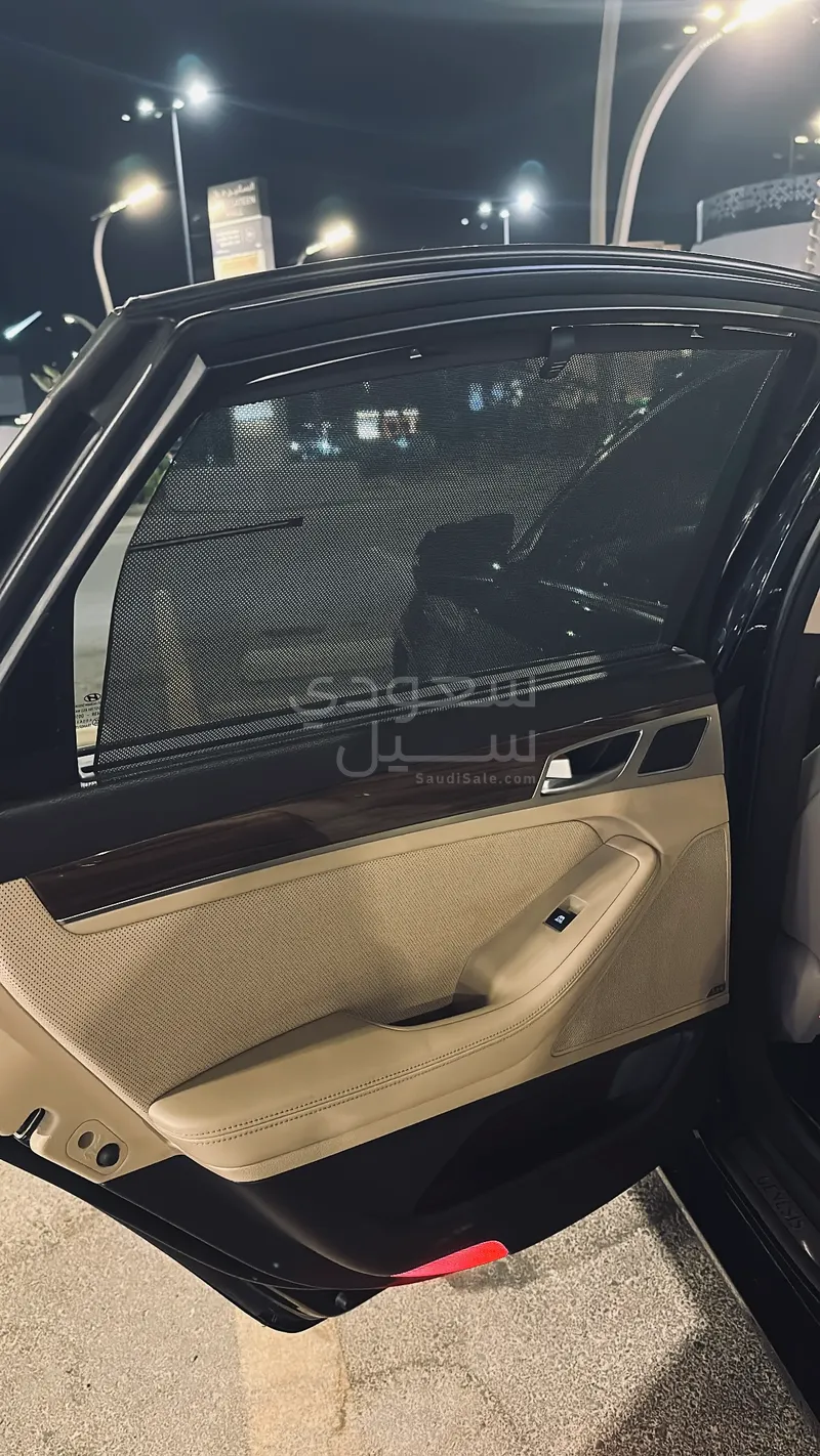 2016 جينيسيس جي 80 رويال