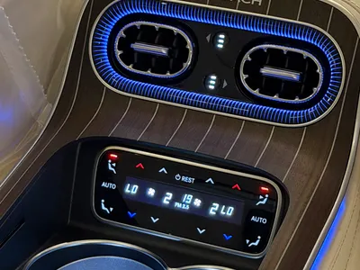 2027 مرسيدس - بنز إس 680 مايباخ