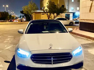 2022 مرسيدس - بنز إي 220