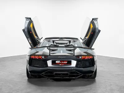 2015 لمبرجيني افنتادور رودستر
