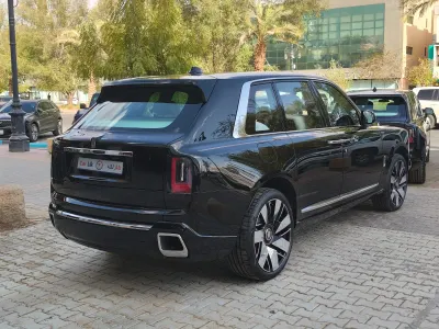 2026 رولز رويس كولينان سلفر بادج