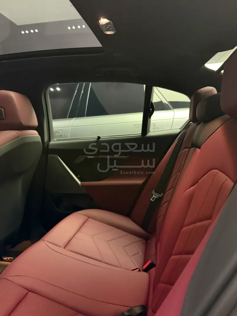 2026 بي ام دبليو الفئة الخامسة 520 أي إم كت