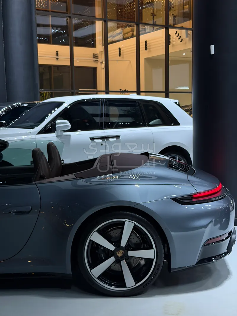 2026 بورش 911 كاريرا كابريوليه