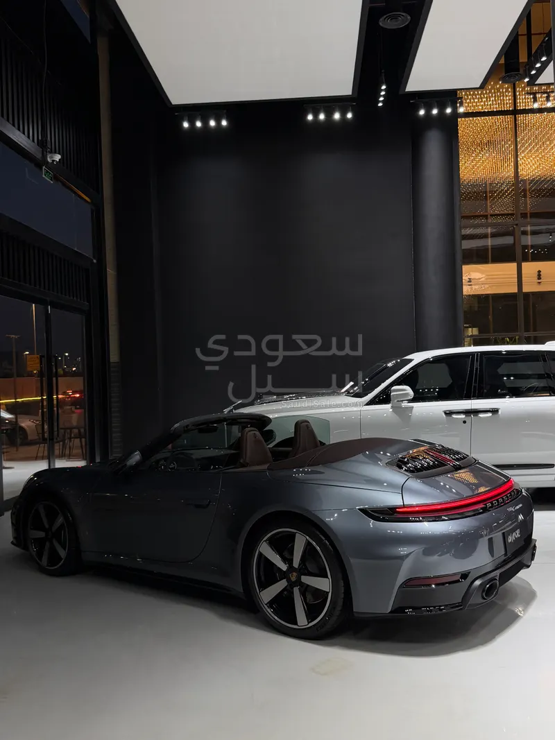 2026 بورش 911 كاريرا كابريوليه