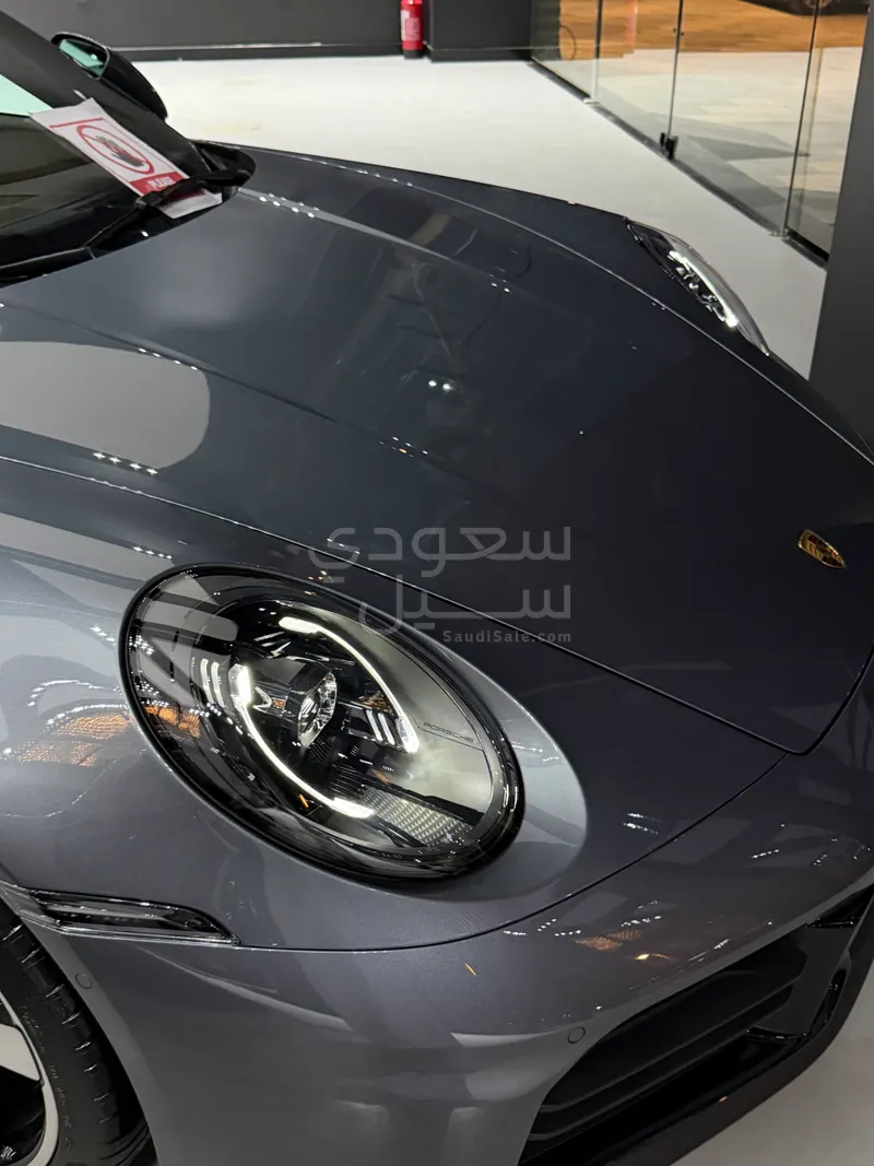 2026 بورش 911 كاريرا كابريوليه