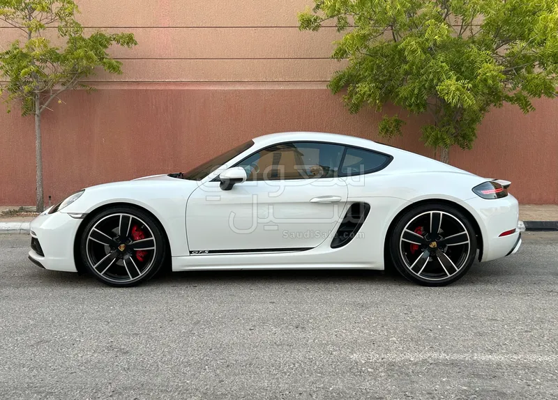 2018 بورش 718 كايمان جي تي اس