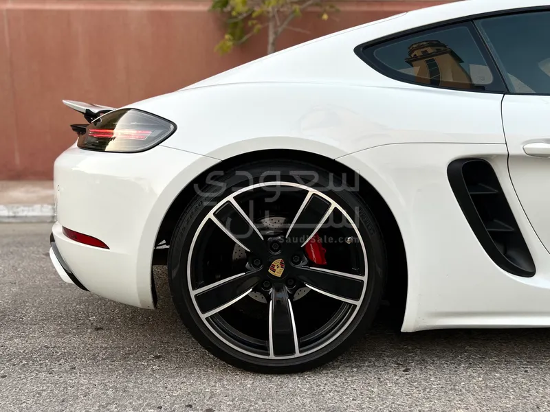2018 بورش 718 كايمان جي تي اس