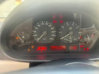 2004 بي ام دبليو الفئة الثالثة 318 أي