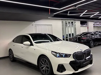 2024 بي ام دبليو الفئة الخامسة 520 أي إم كت