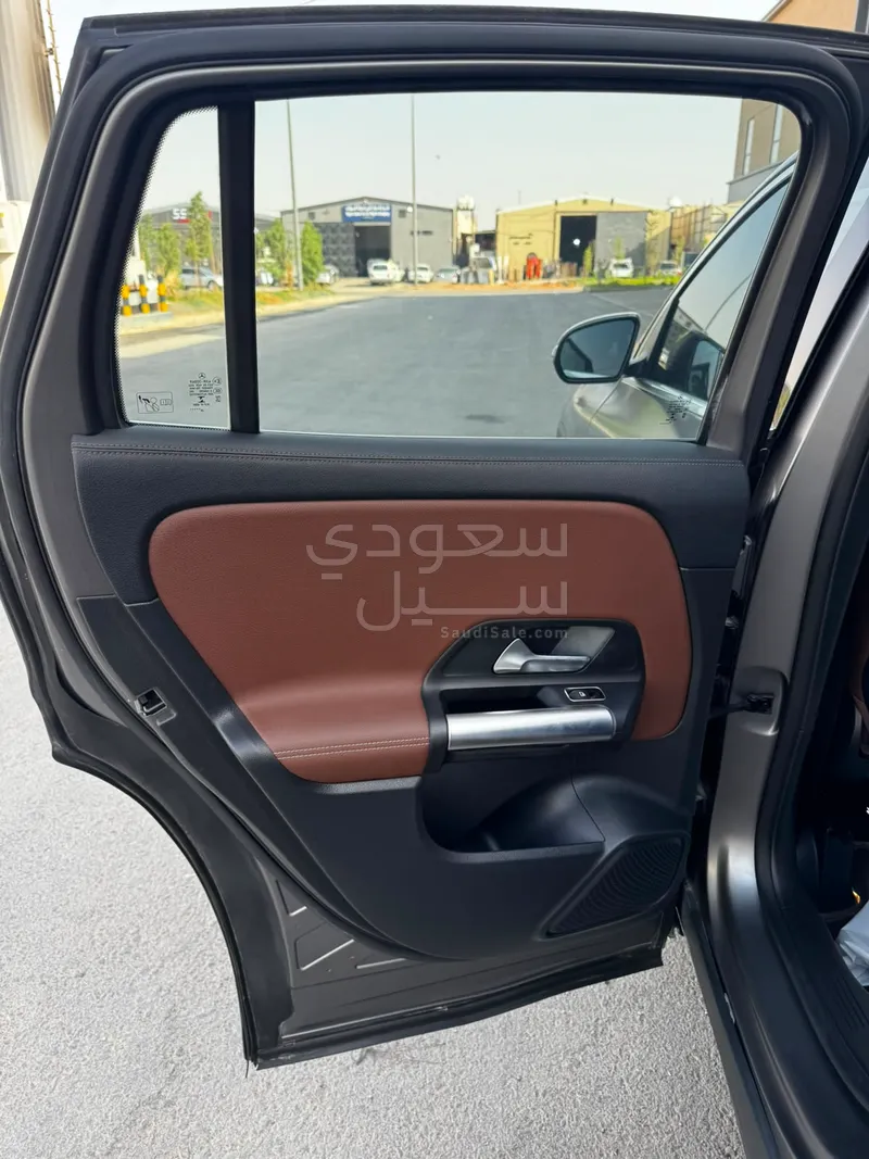2021 مرسيدس - بنز جي إل أي 200
