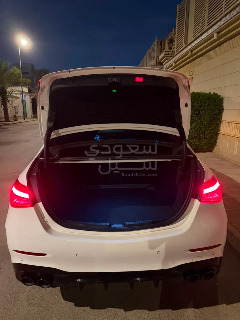2023 مرسيدس - بنز سي 43 أي إم جي