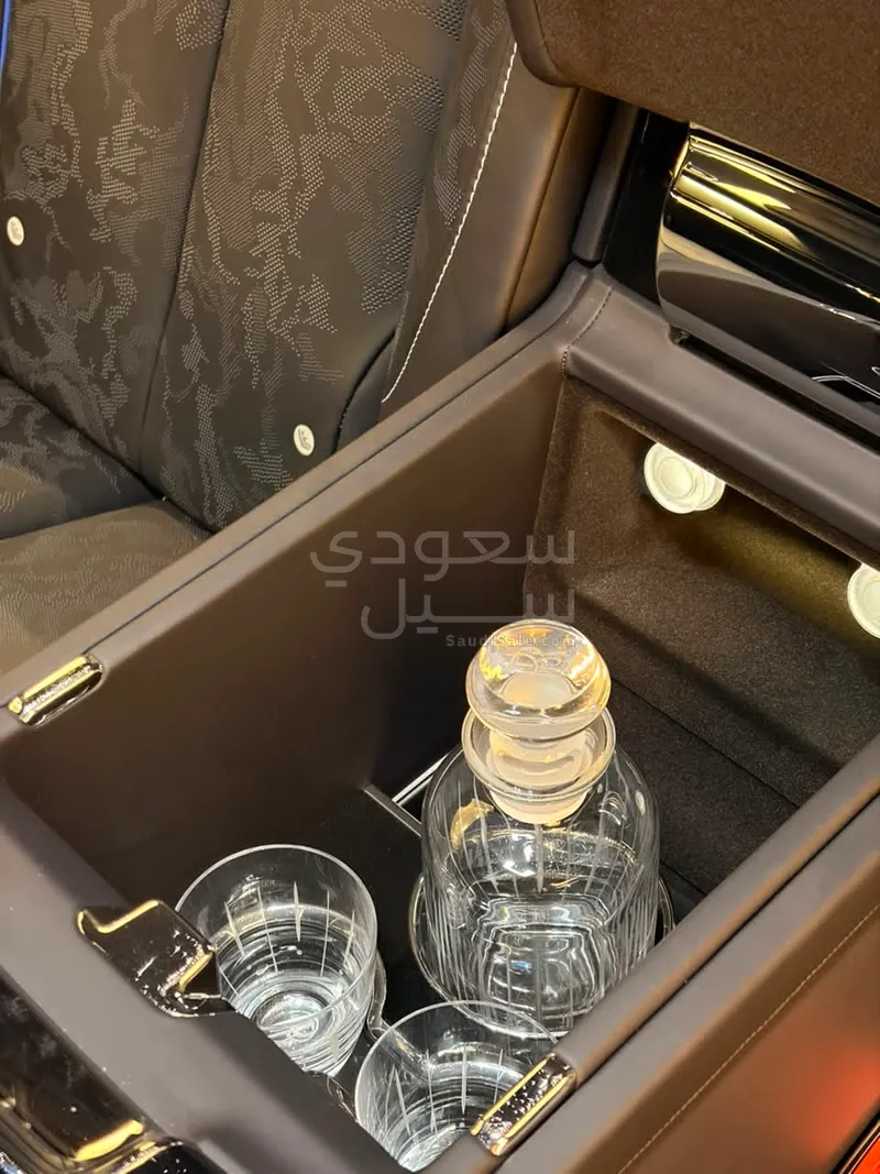 2024 رولز رويس كولينان بلاك بادج