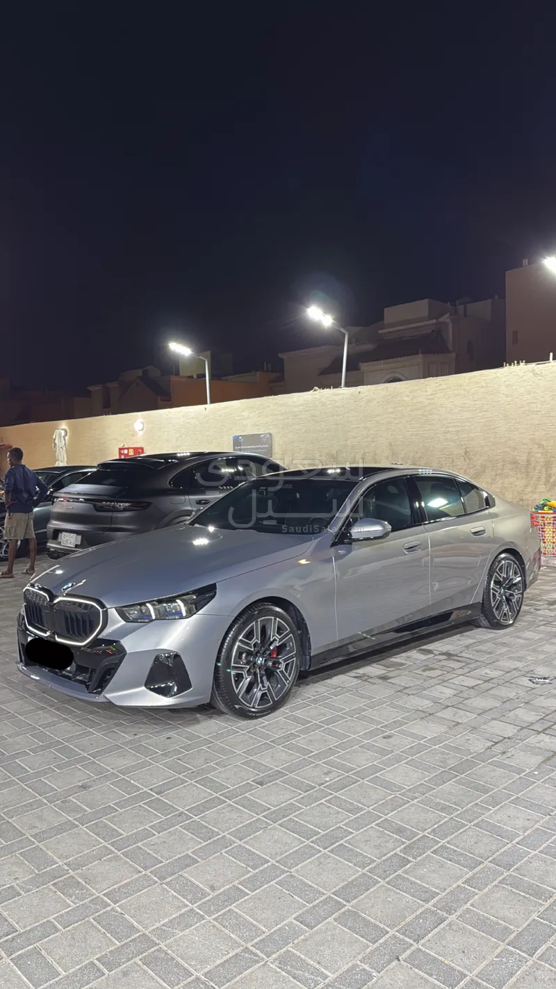 2026 بي ام دبليو الفئة الخامسة 520 أي إم كت