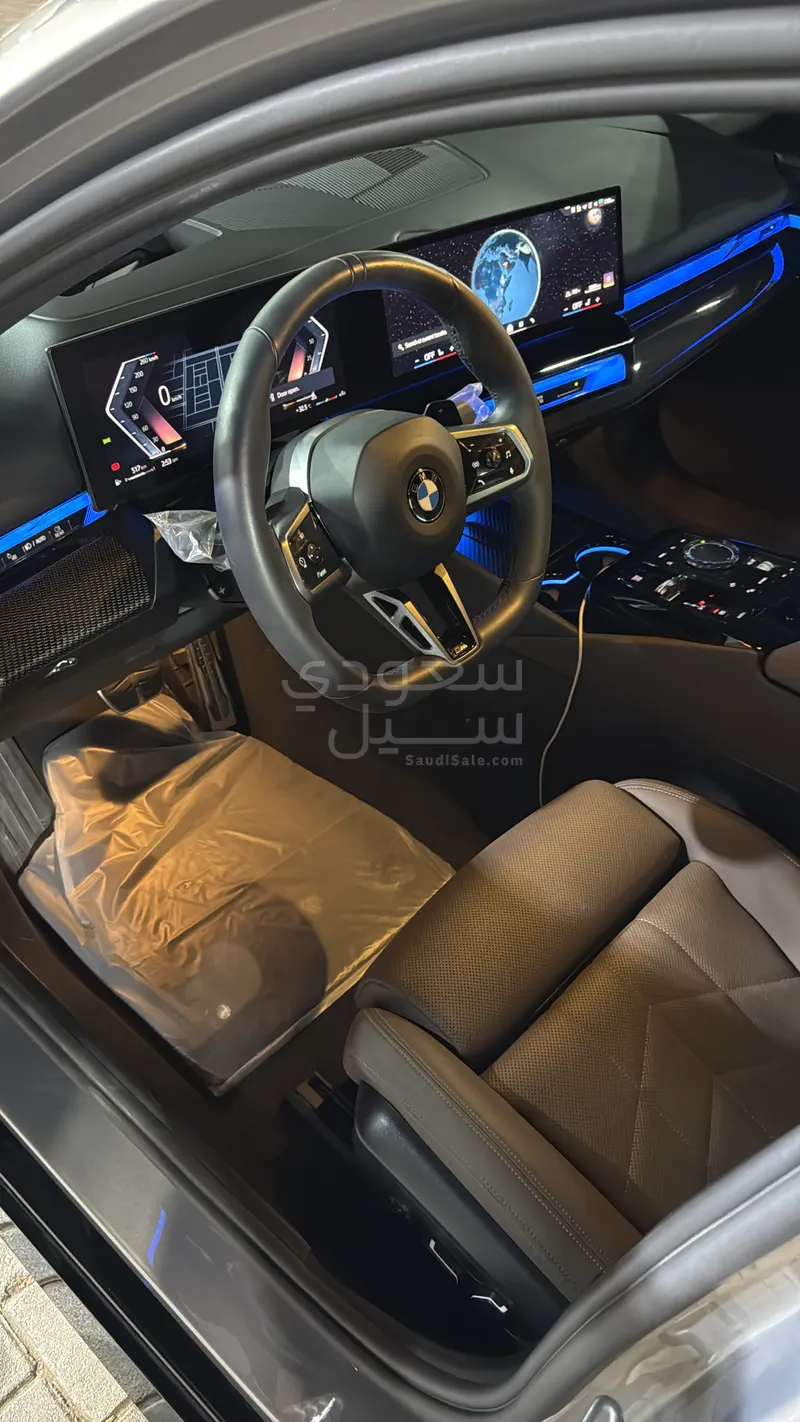 2026 بي ام دبليو الفئة الخامسة 520 أي إم كت